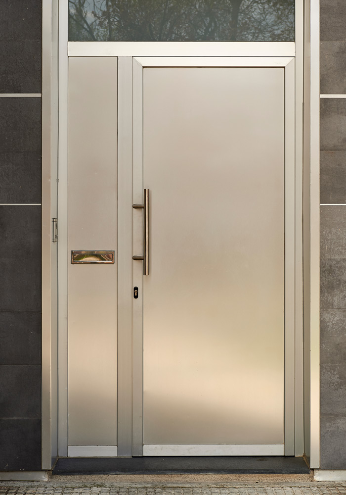 STAINLESS STEEL DOORS